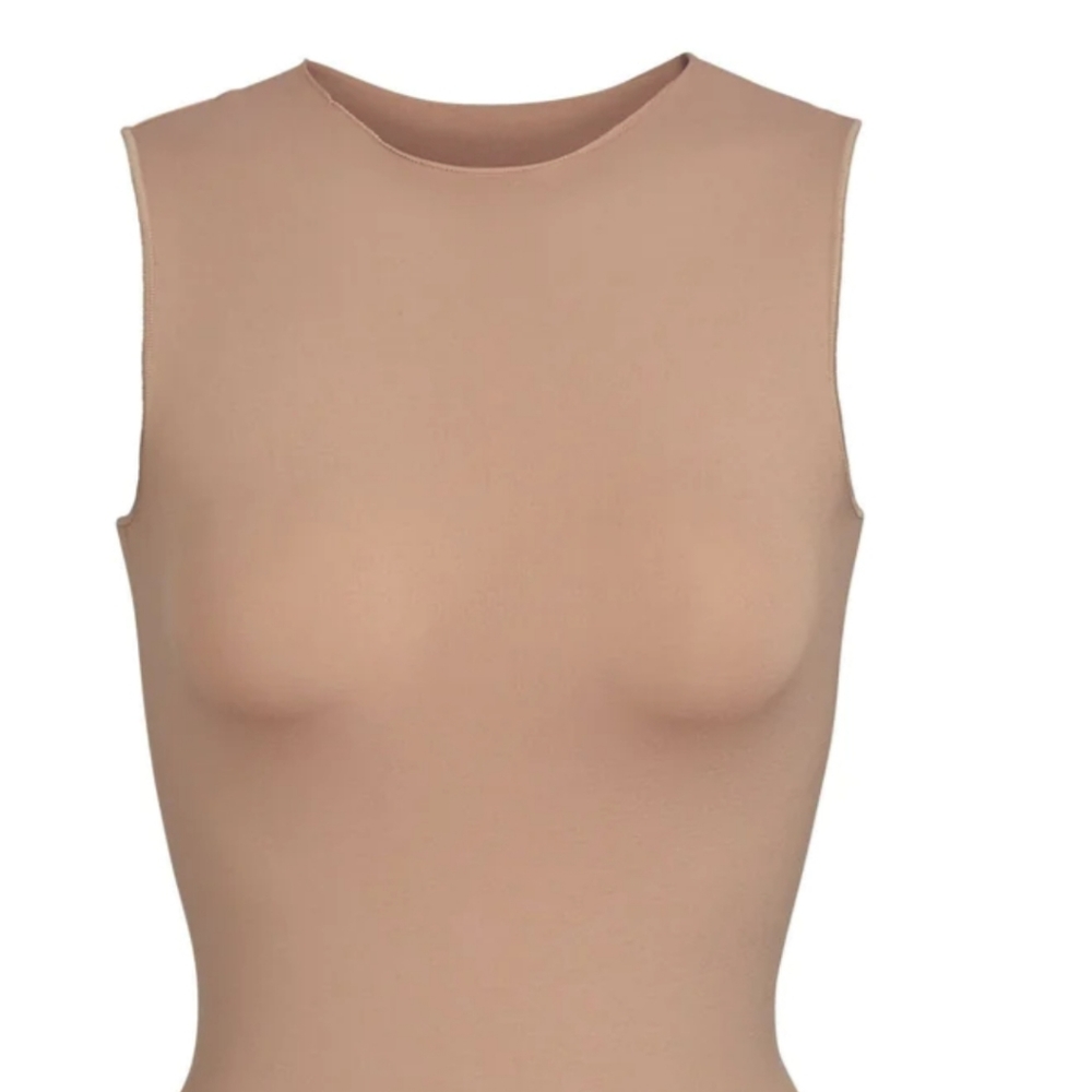 Skims Essential Crew Neck Bodysuit